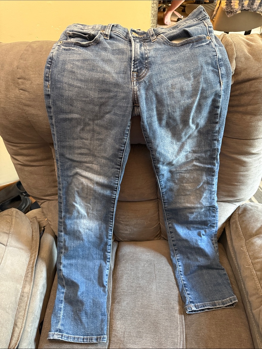 Lucky Brand Women’s Skinny Jeans in Faded Blue